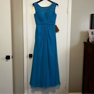 NWT Elegant Blue Sleeveless Formal Gown with beading and flowing skirt MOB